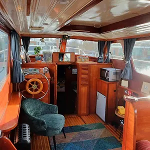 Motorjacht Flint Botel Amsterdam